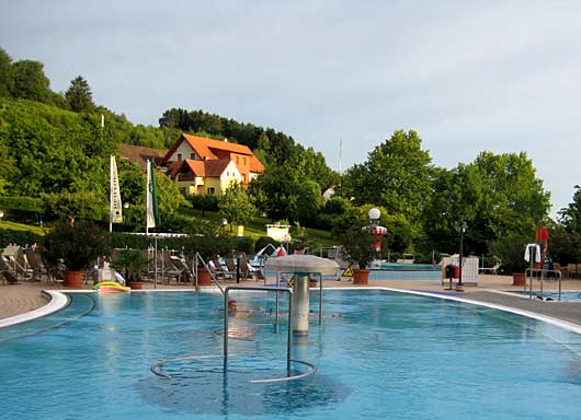 Frühsommerliche Heiltherme Bad Waltersdorf